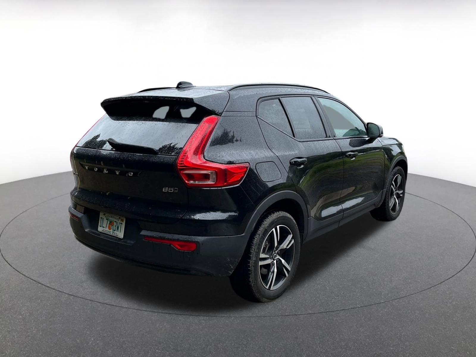 Thumbnail: 2024 Volvo XC40 - 14