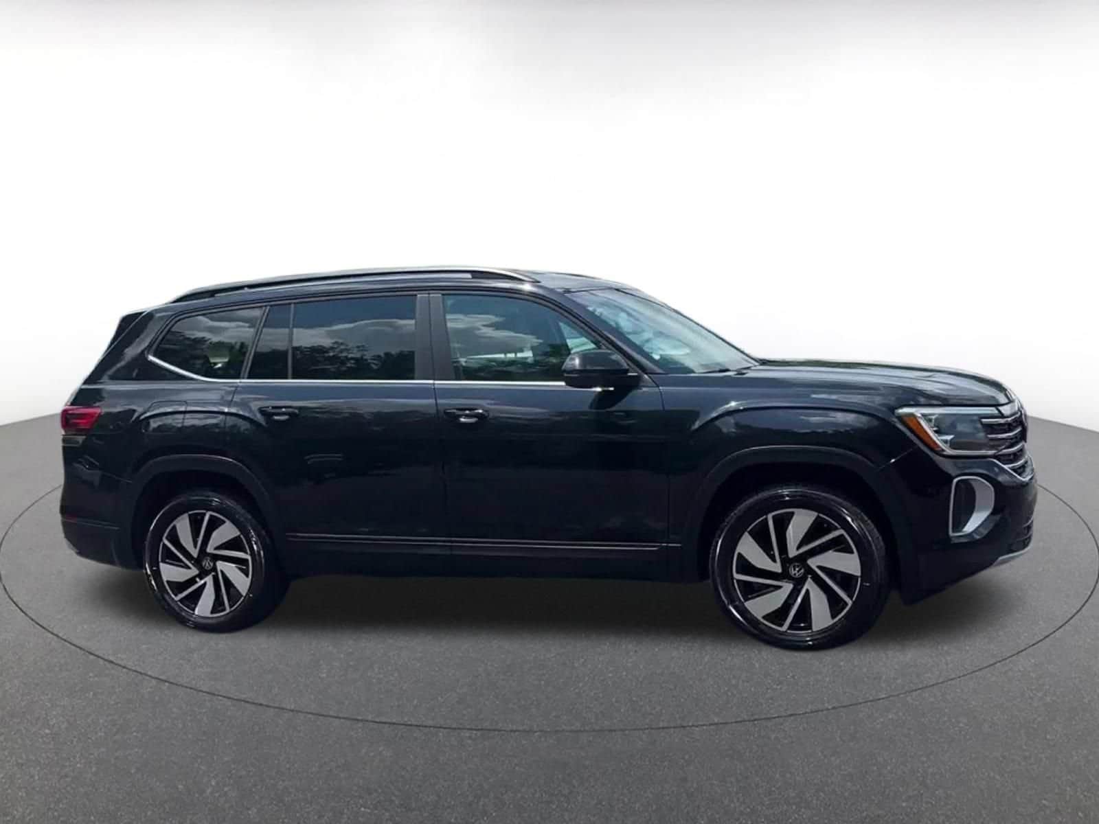Thumbnail: 2024 Volkswagen Atlas - 16