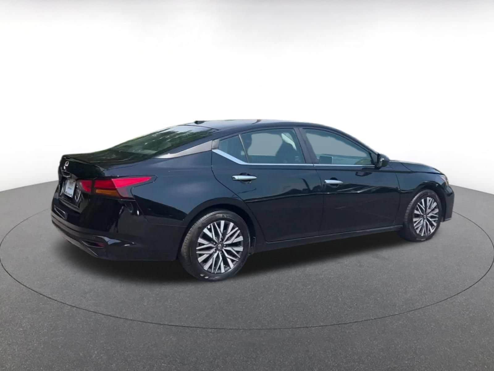 Thumbnail: 2025 Nissan Altima - 29