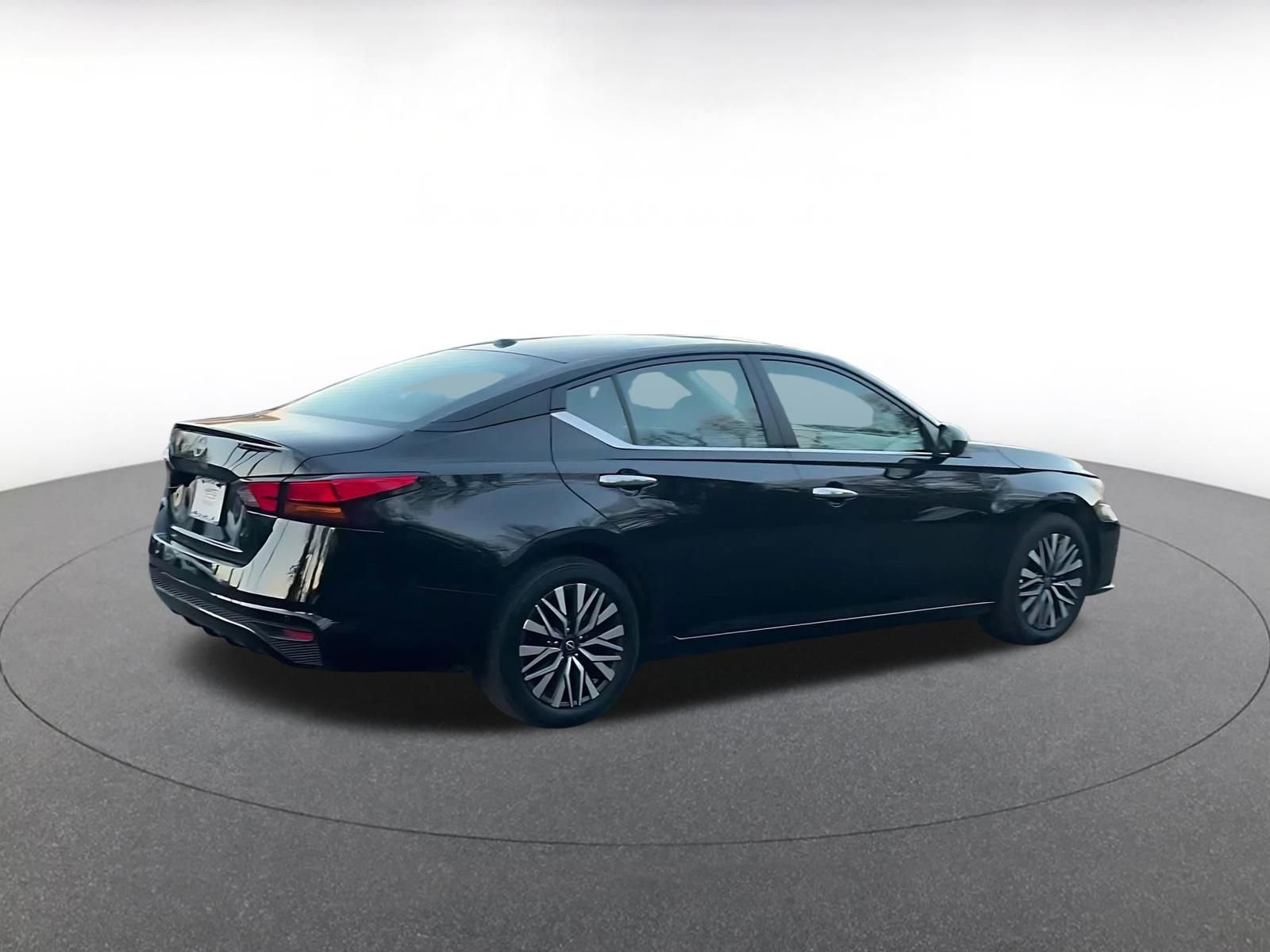 Thumbnail: 2025 Nissan Altima - 15