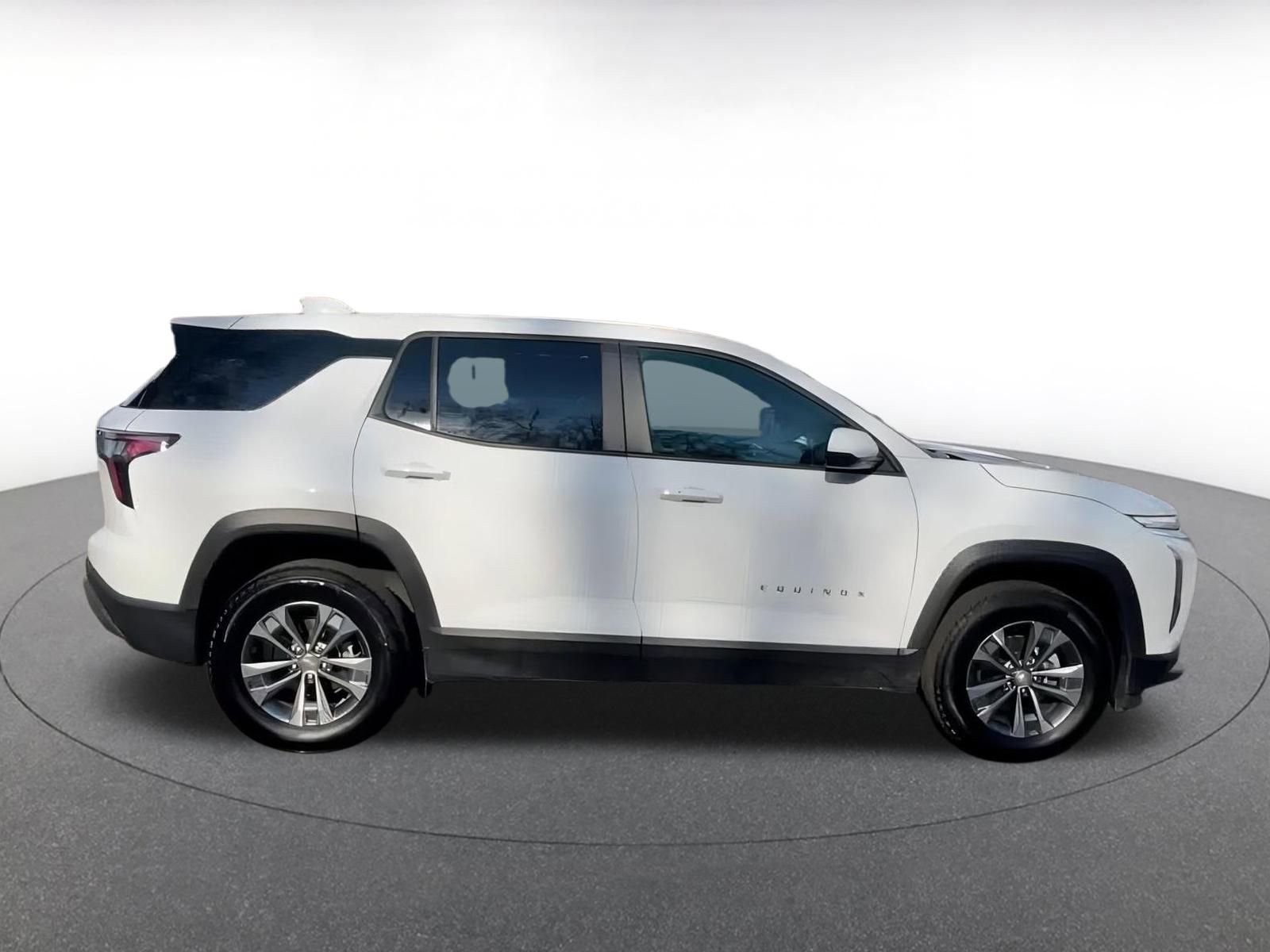 Thumbnail: 2025 Chevrolet Equinox - 16