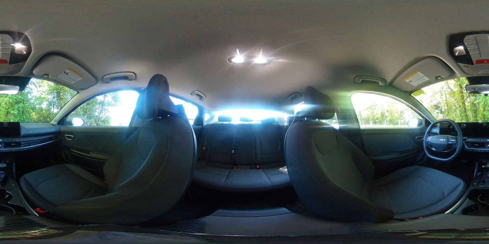 2025 Kia K4 LXS - Photo 41