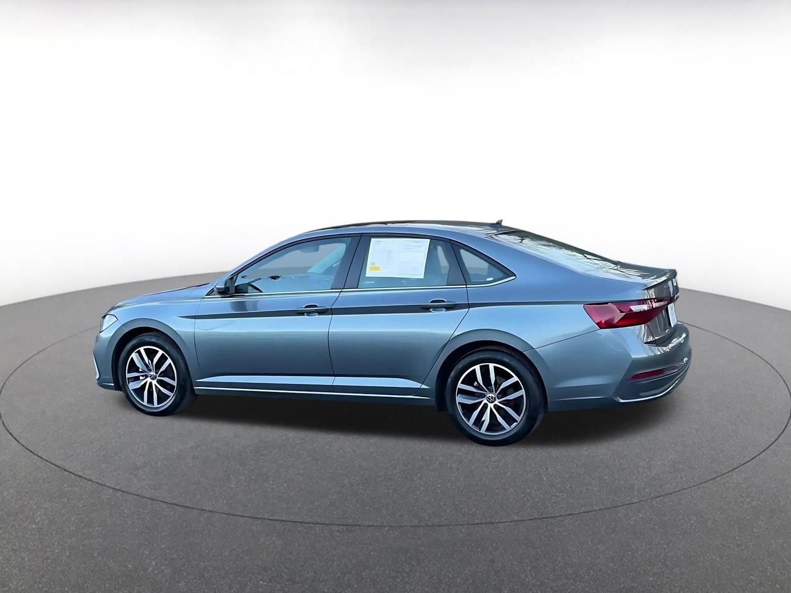 Thumbnail: 2025 Volkswagen Jetta - 14