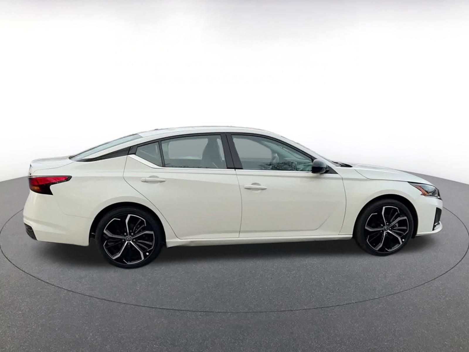 Thumbnail: 2025 Nissan Altima - 16