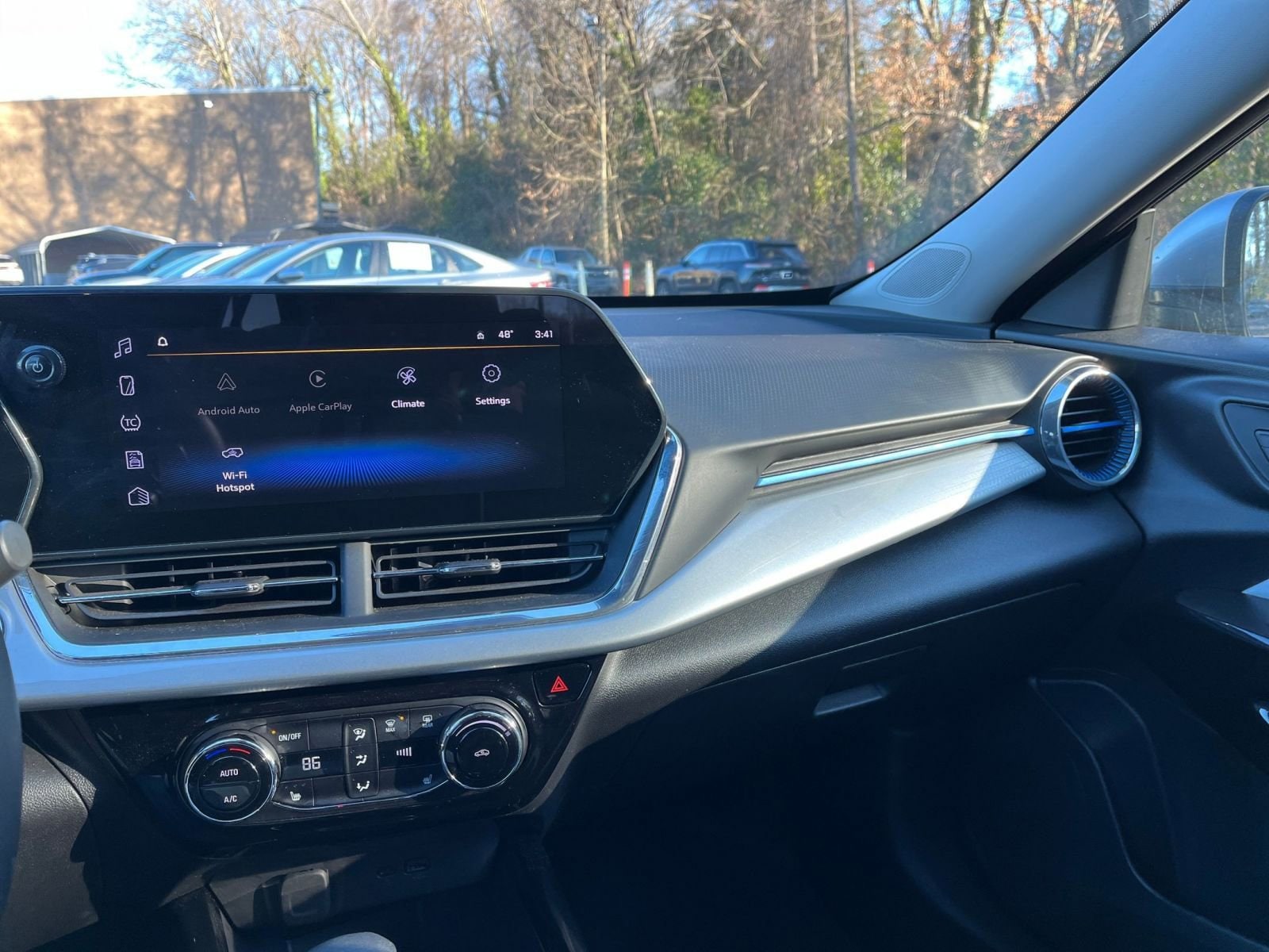 Thumbnail: 2025 Chevrolet Trax - 17