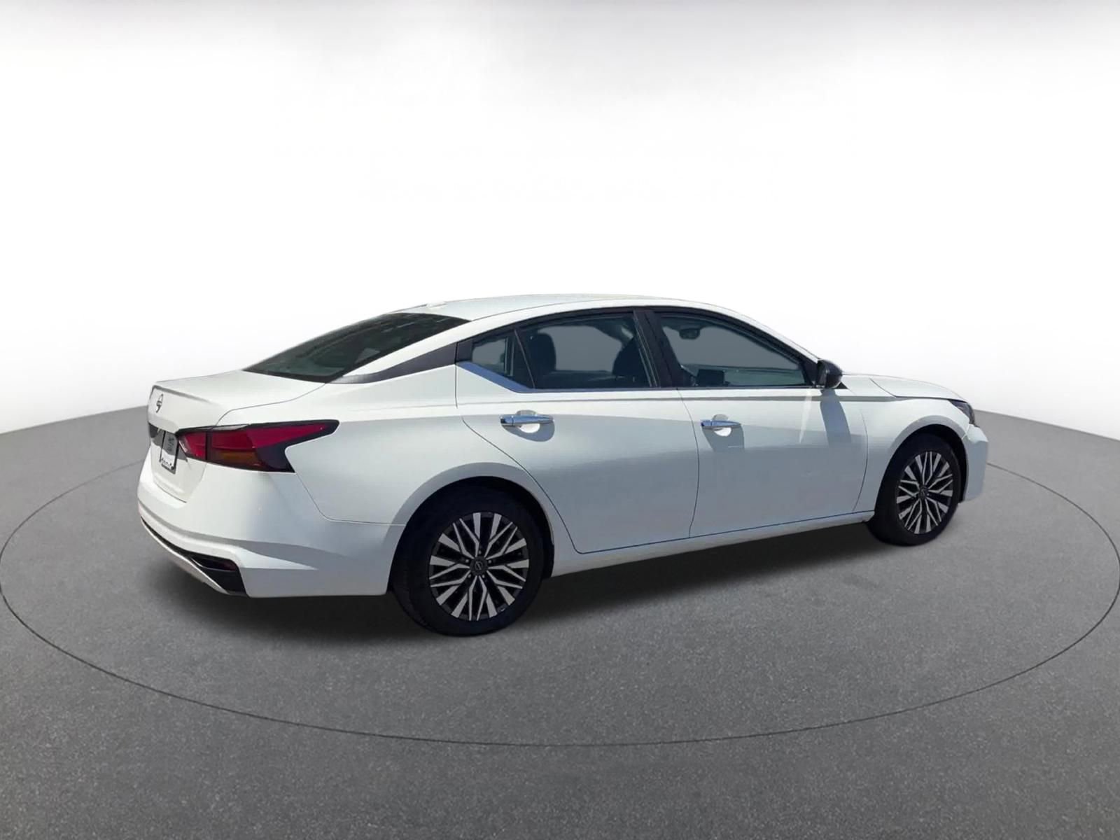 Thumbnail: 2025 Nissan Altima - 15