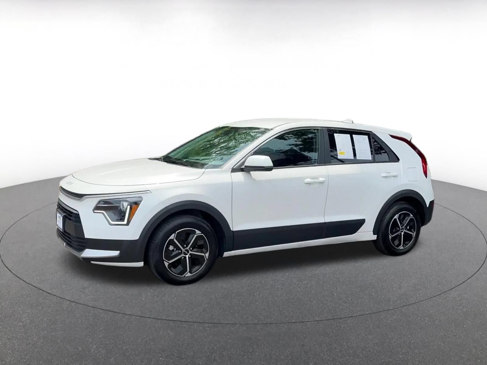 Thumbnail: 2026 Kia Niro - 8