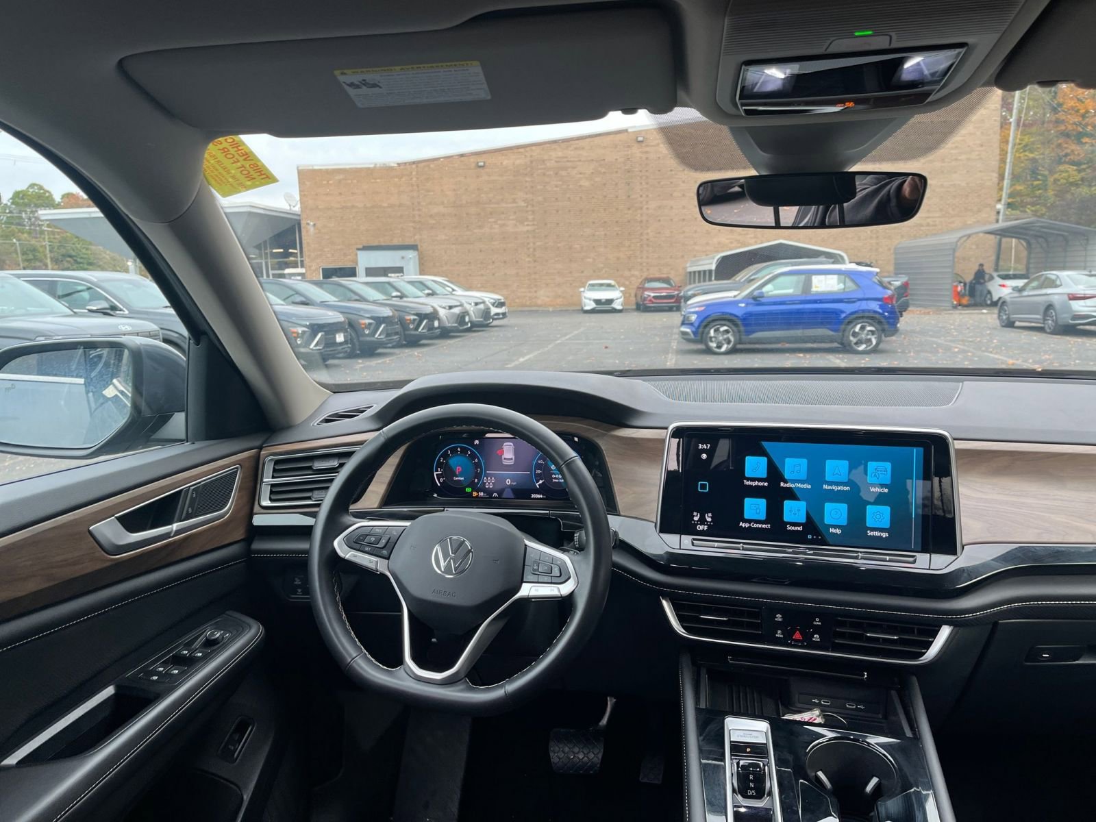 Thumbnail: 2025 Volkswagen Atlas - 30