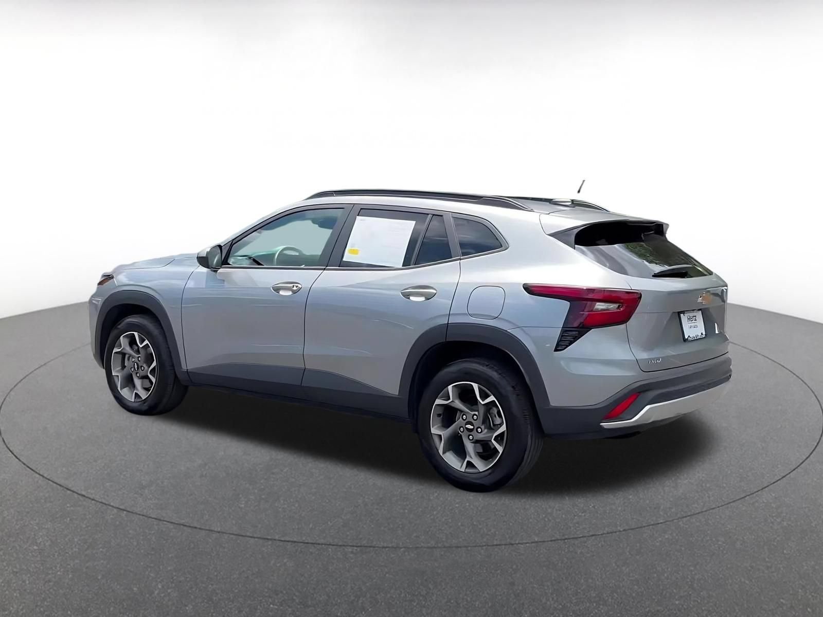 Thumbnail: 2025 Chevrolet Trax - 10