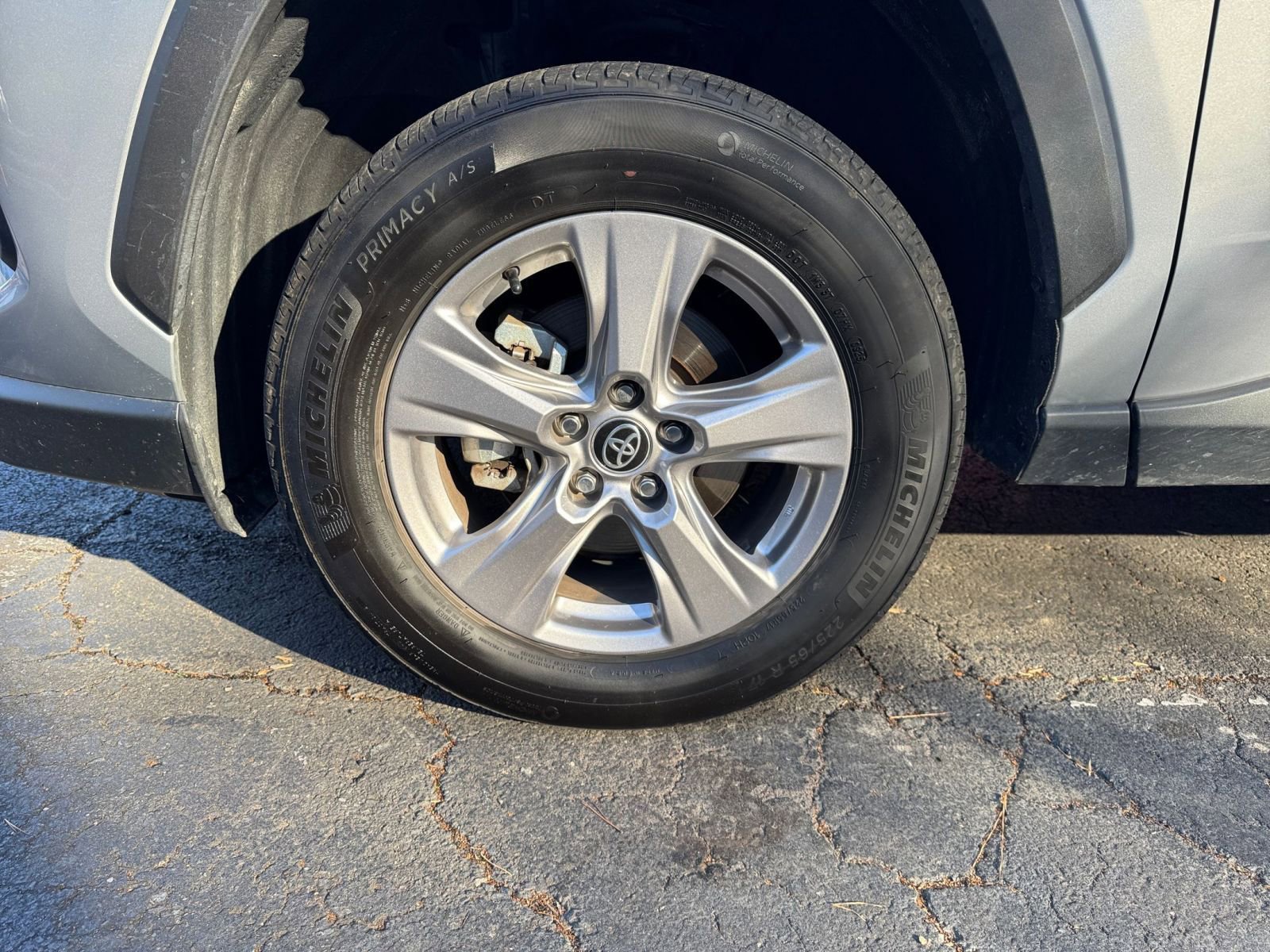 Thumbnail: 2025 Toyota RAV4 - 23