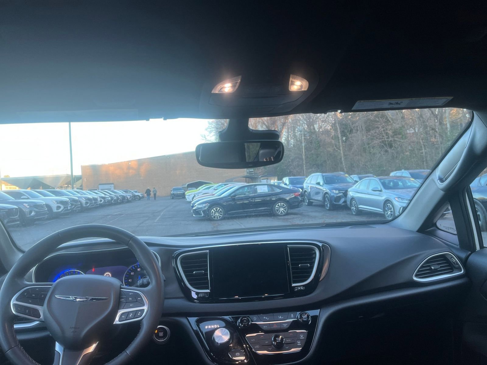 Thumbnail: 2025 Chrysler Pacifica - 34