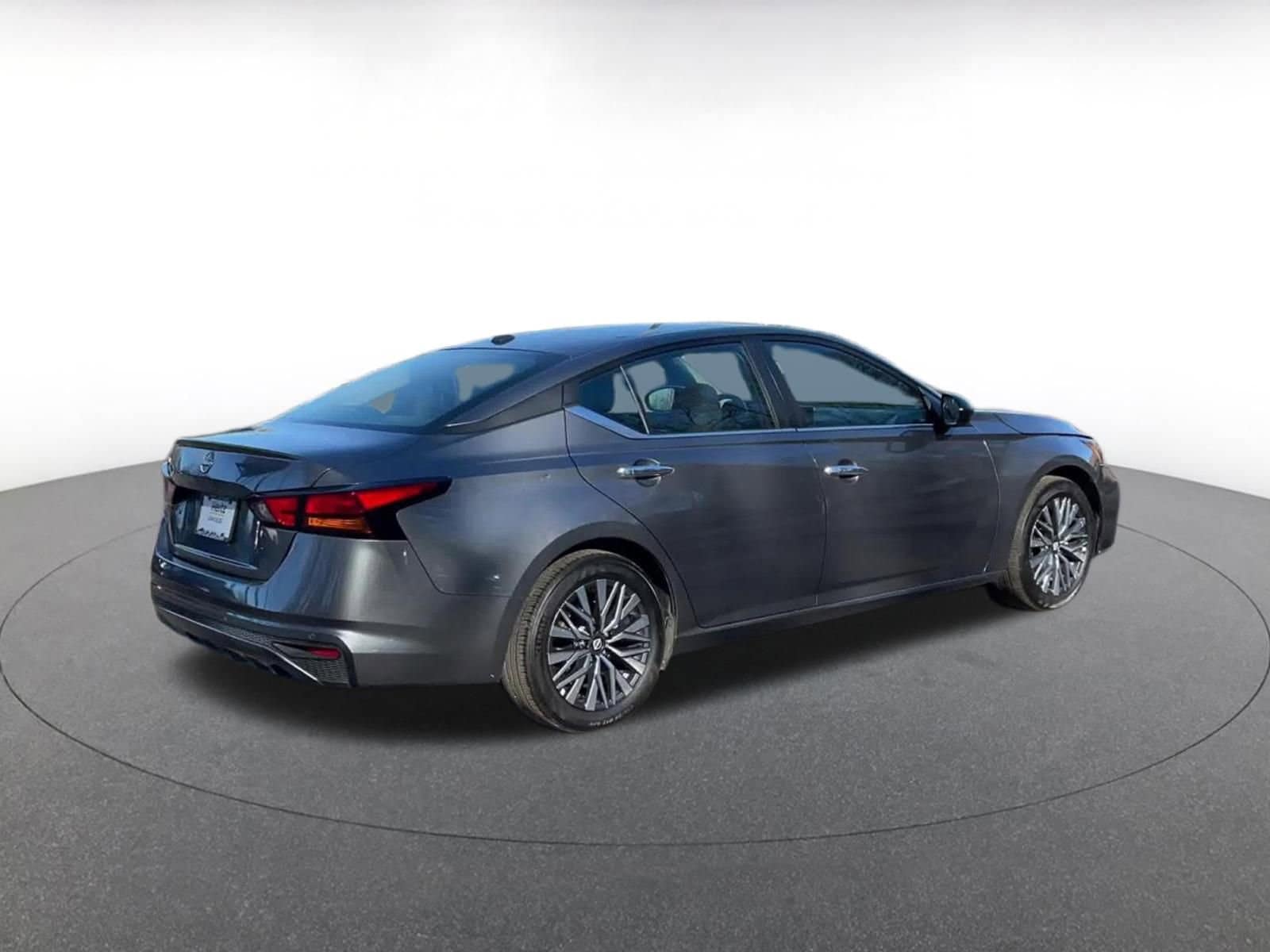 Thumbnail: 2025 Nissan Altima - 14