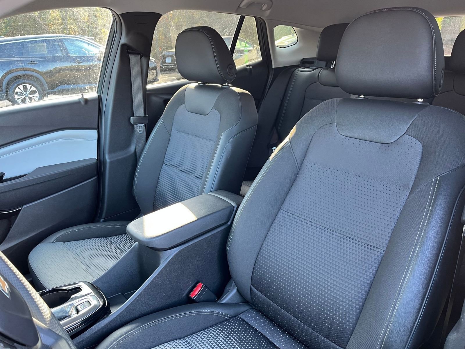 Thumbnail: 2025 Chevrolet Trax - 34