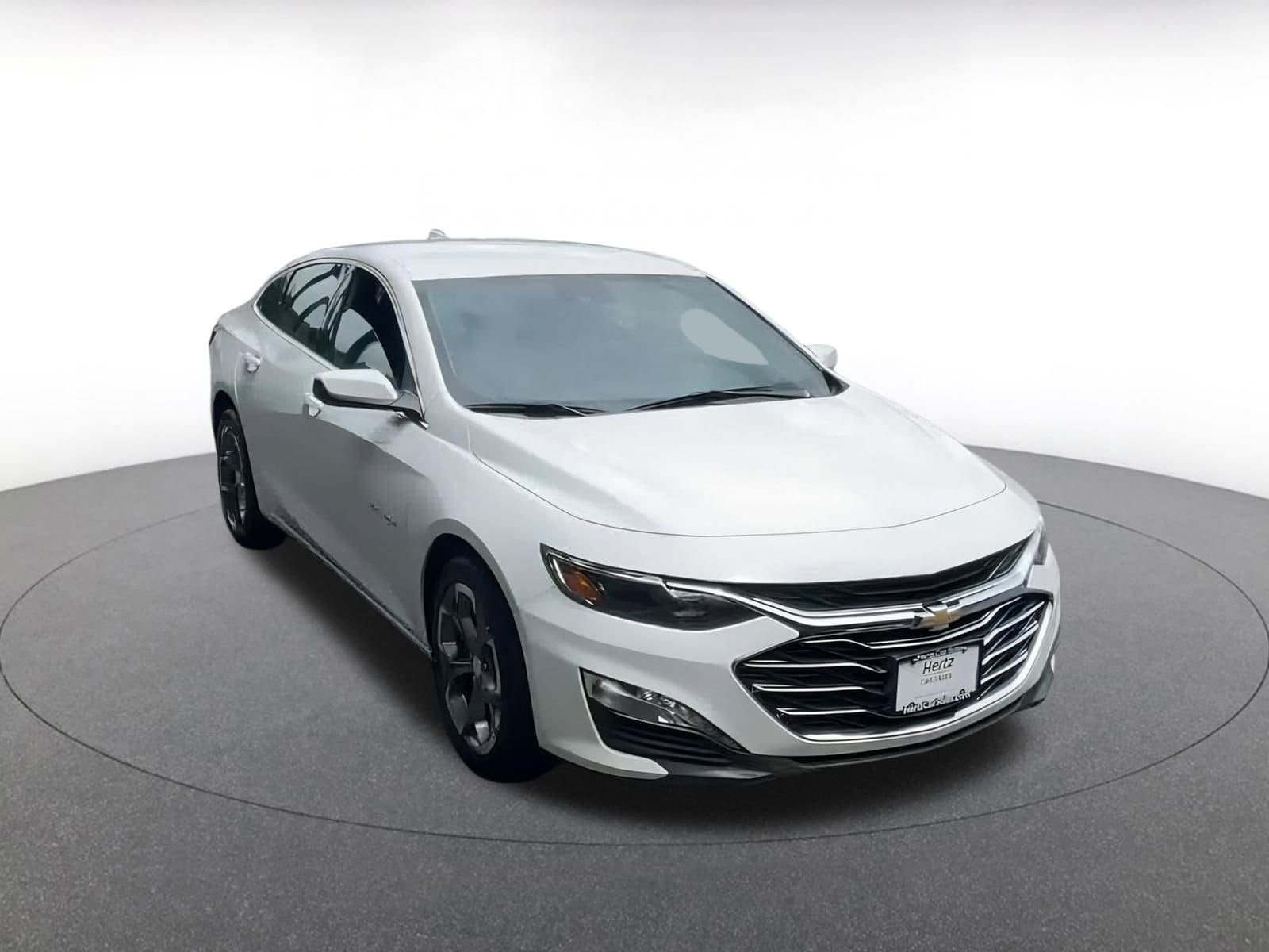 Thumbnail: 2024 Chevrolet Malibu - 3