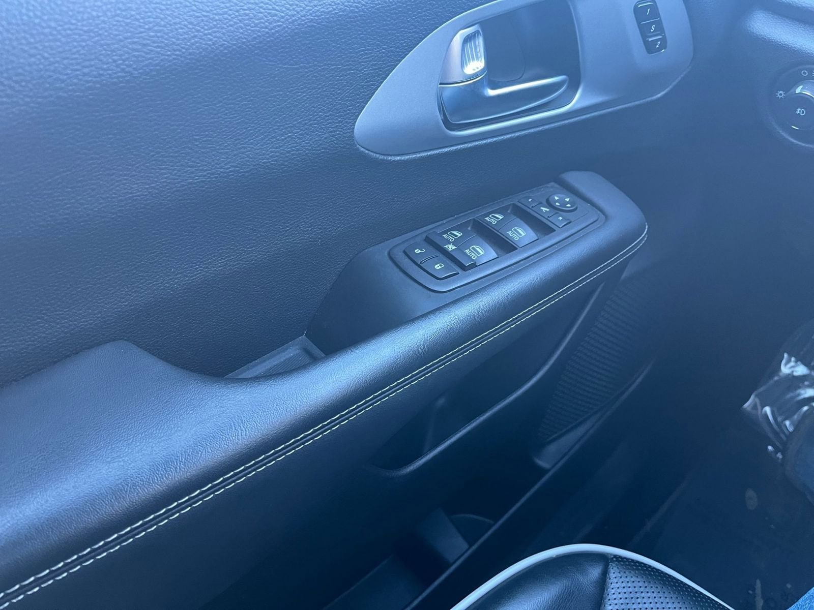 Thumbnail: 2025 Chrysler Pacifica - 18