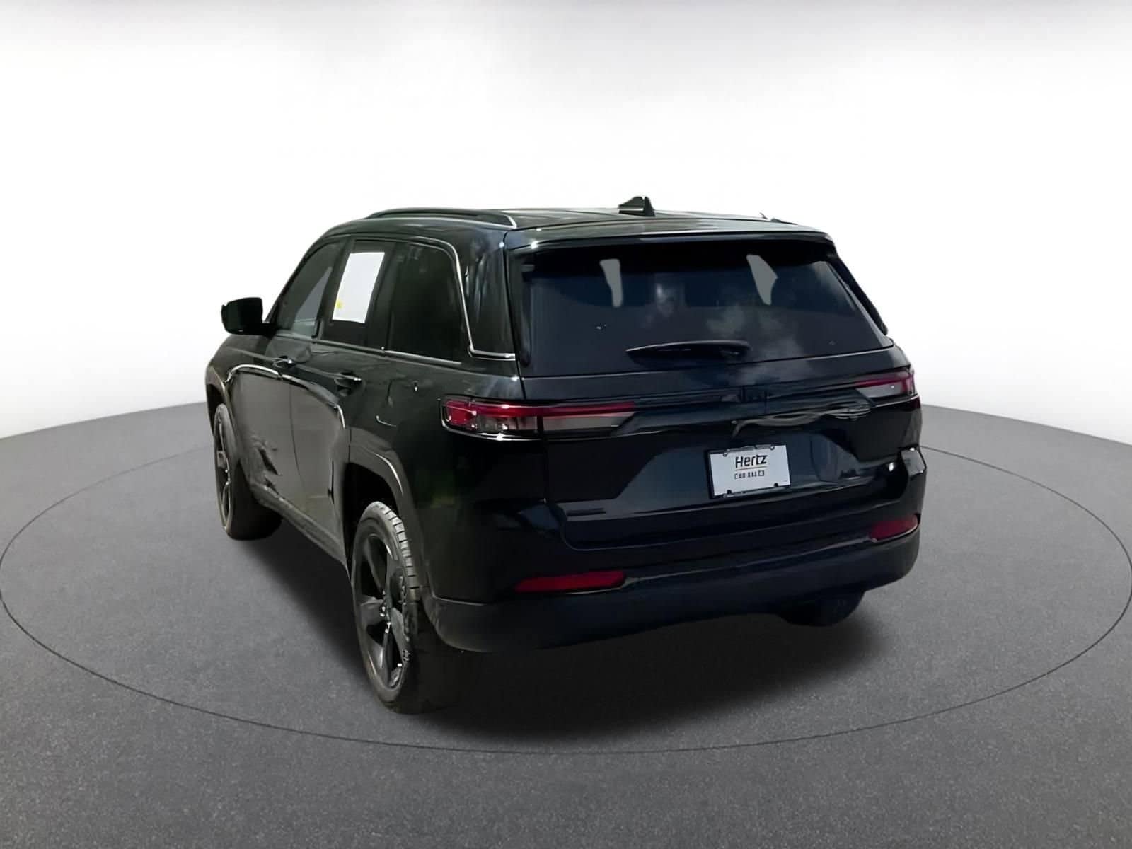 Thumbnail: 2023 Jeep Grand Cherokee - 10