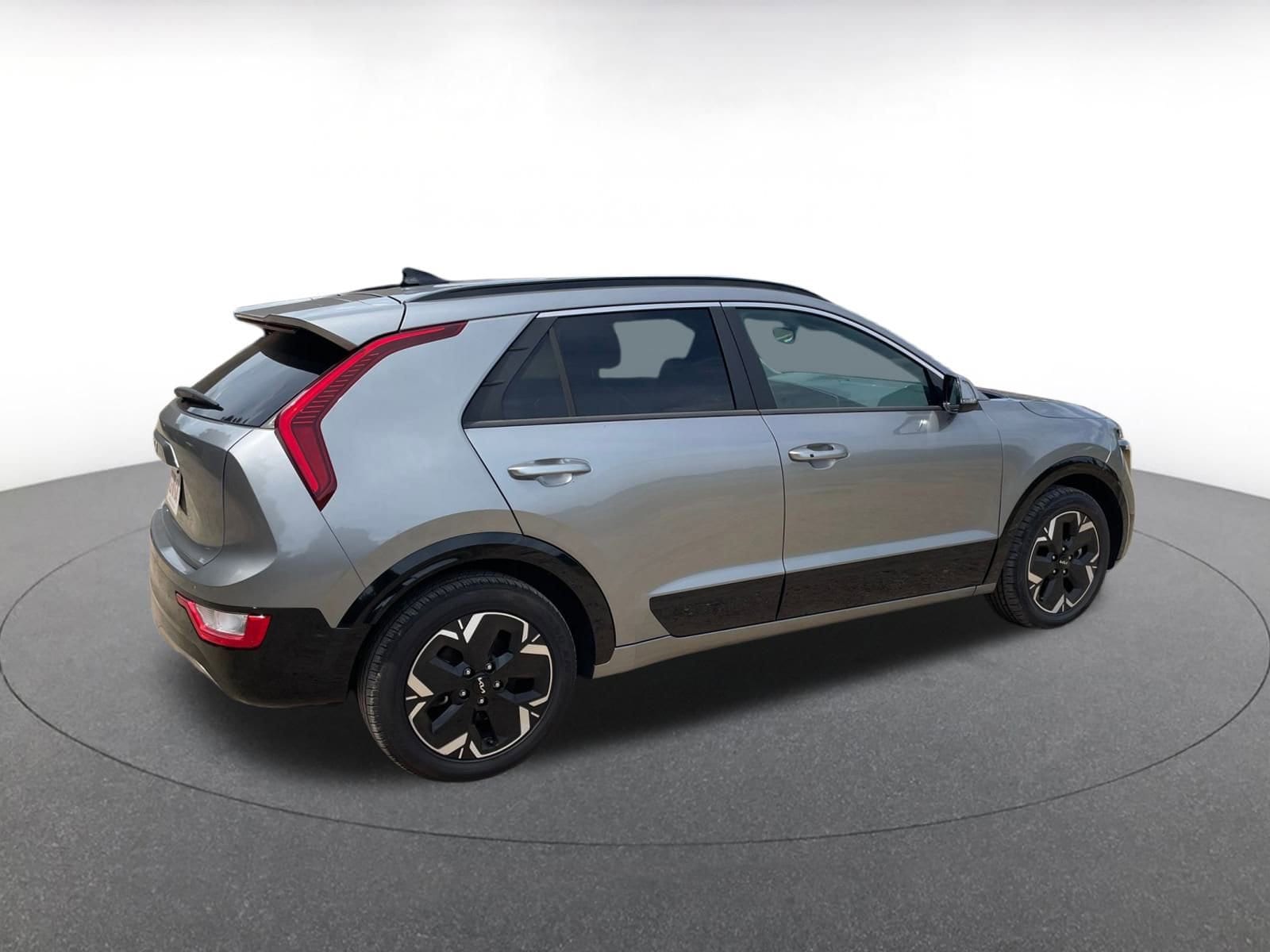 Thumbnail: 2023 Kia Niro - 11