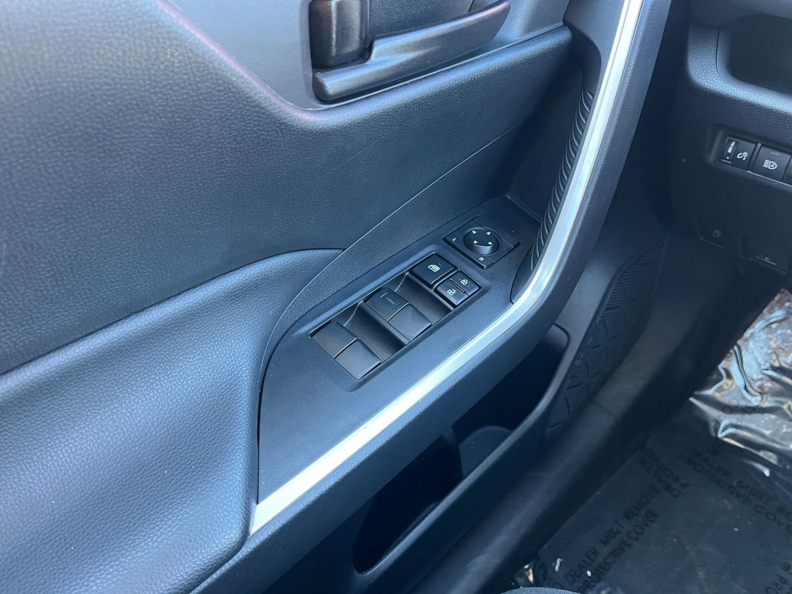 Thumbnail: 2025 Toyota RAV4 - 20