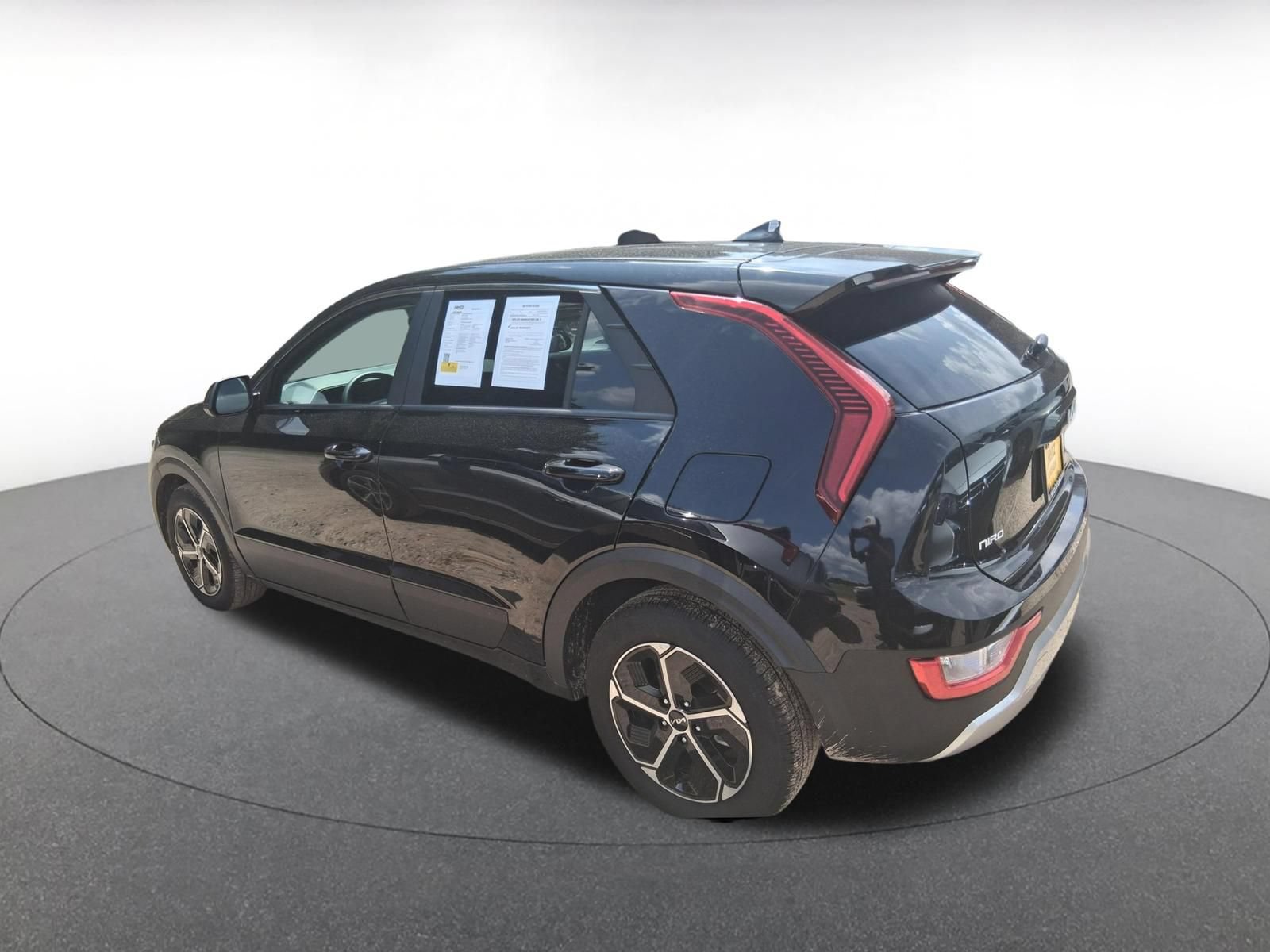 Thumbnail: 2026 Kia Niro - 14