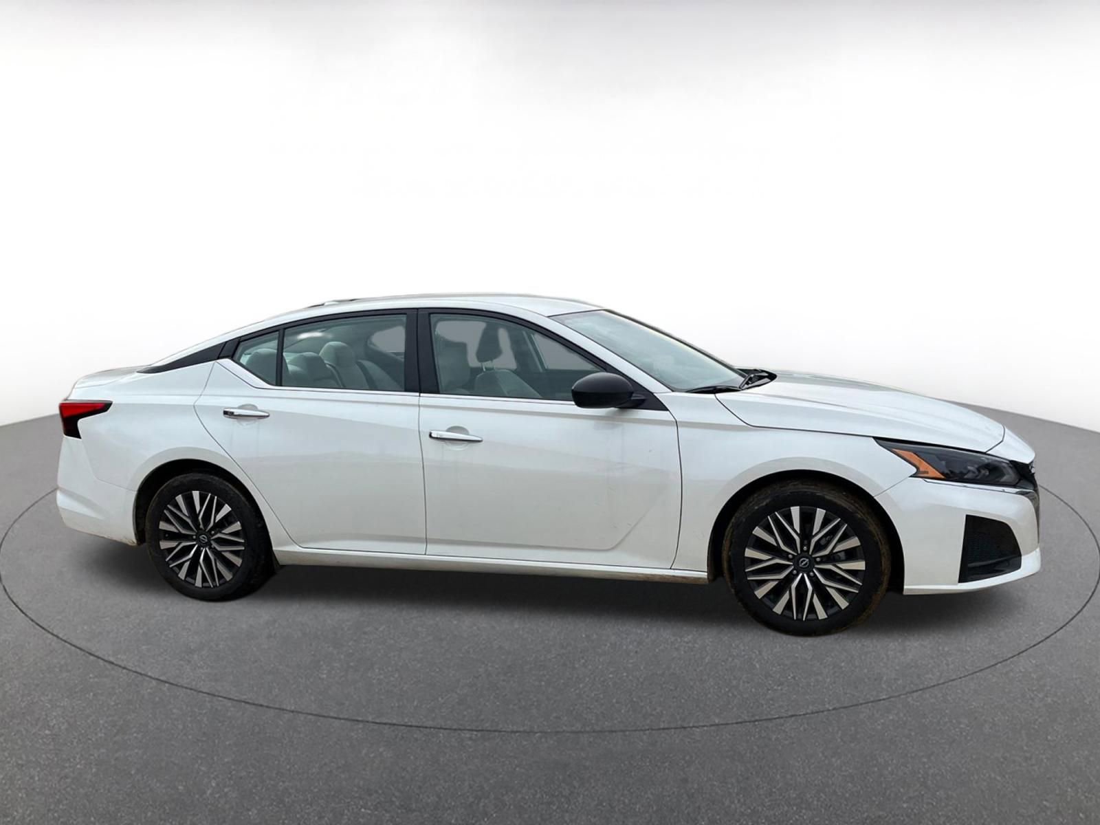 Thumbnail: 2025 Nissan Altima - 18