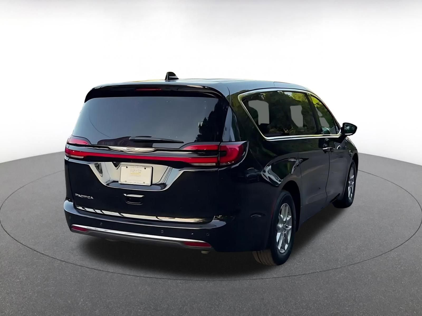 Thumbnail: 2025 Chrysler Pacifica - 14