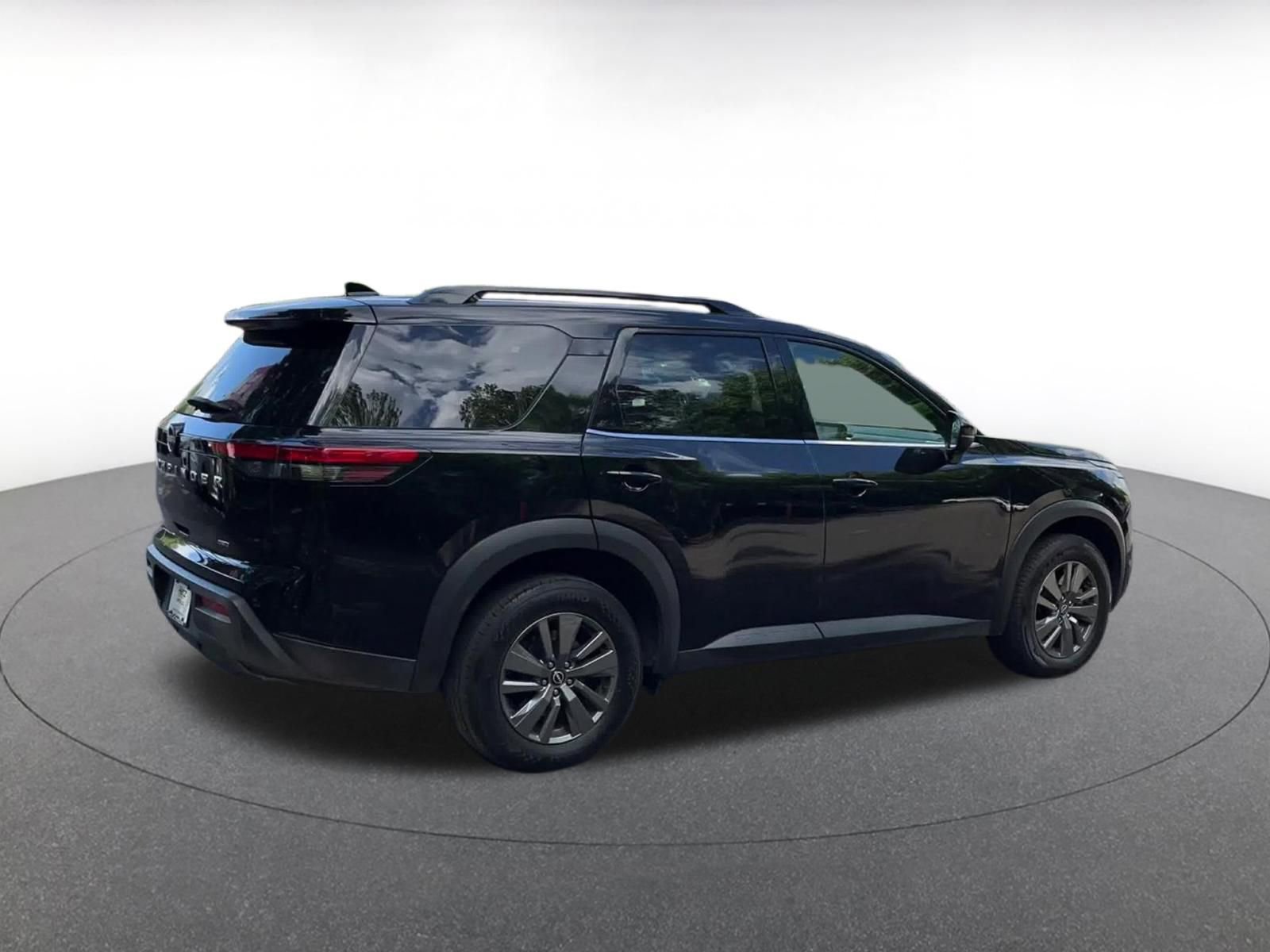 Thumbnail: 2025 Nissan Pathfinder - 15