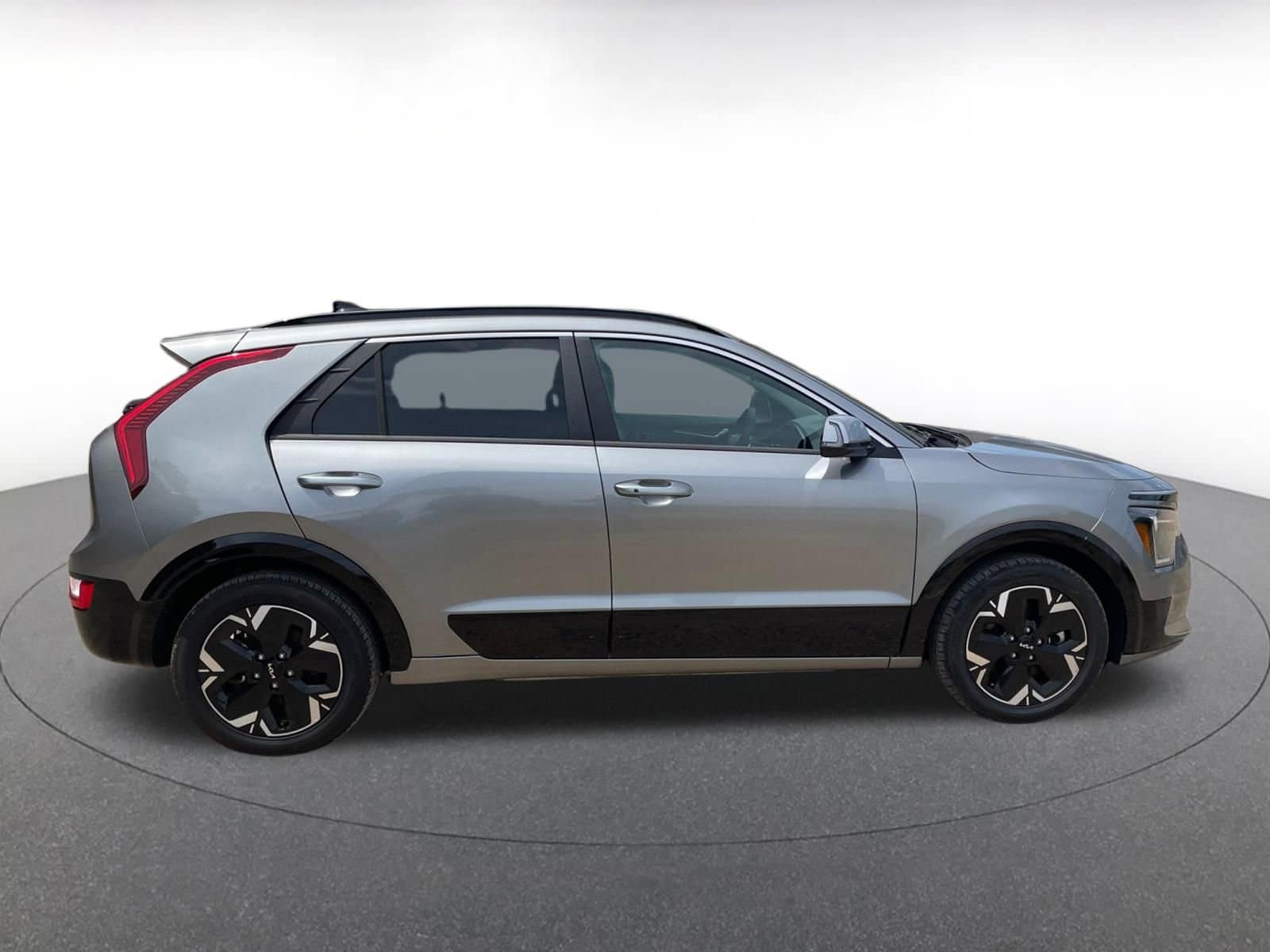 Thumbnail: 2023 Kia Niro - 12