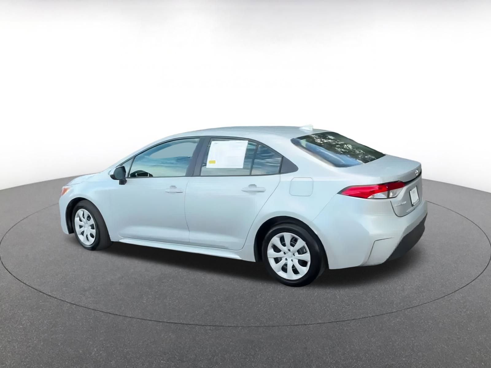 Thumbnail: 2024 Toyota Corolla - 10