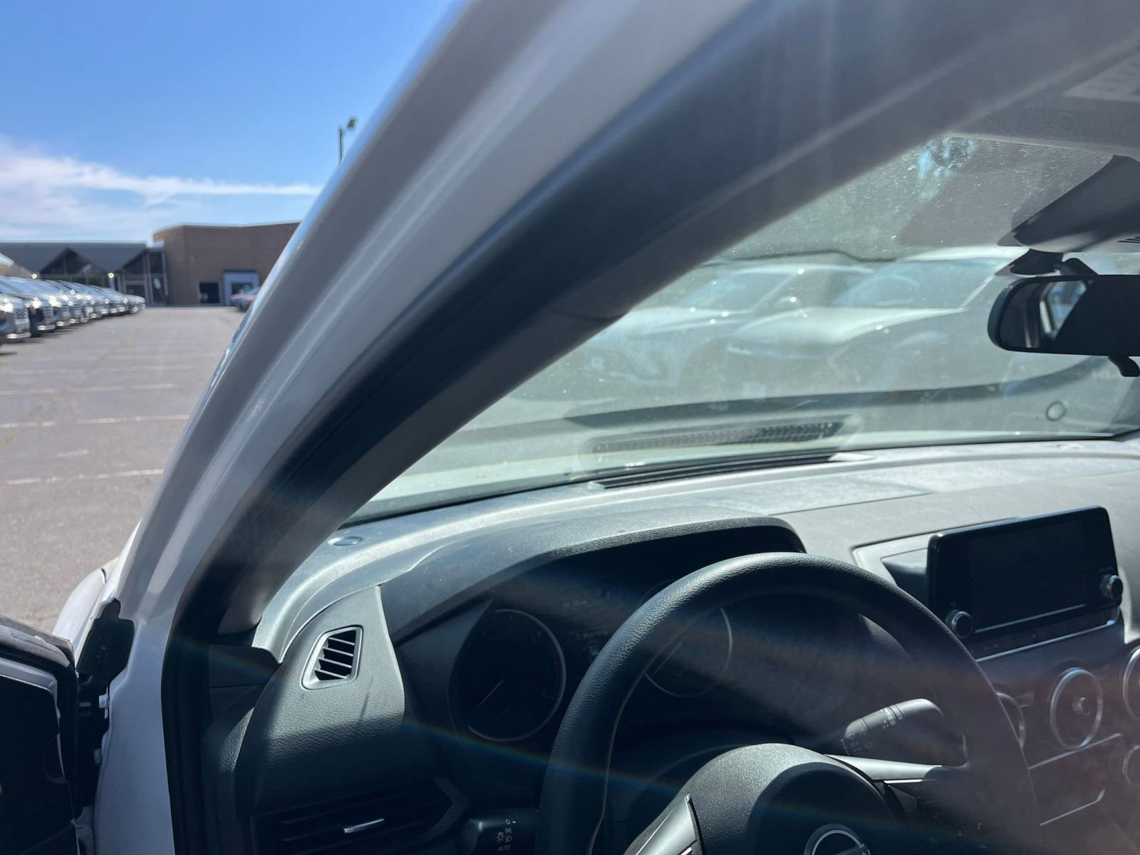 Thumbnail: 2025 Nissan Sentra - 32