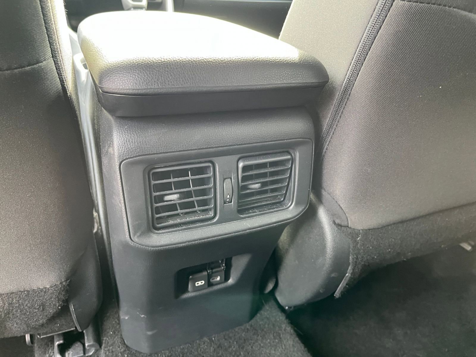 Thumbnail: 2025 Toyota RAV4 - 24