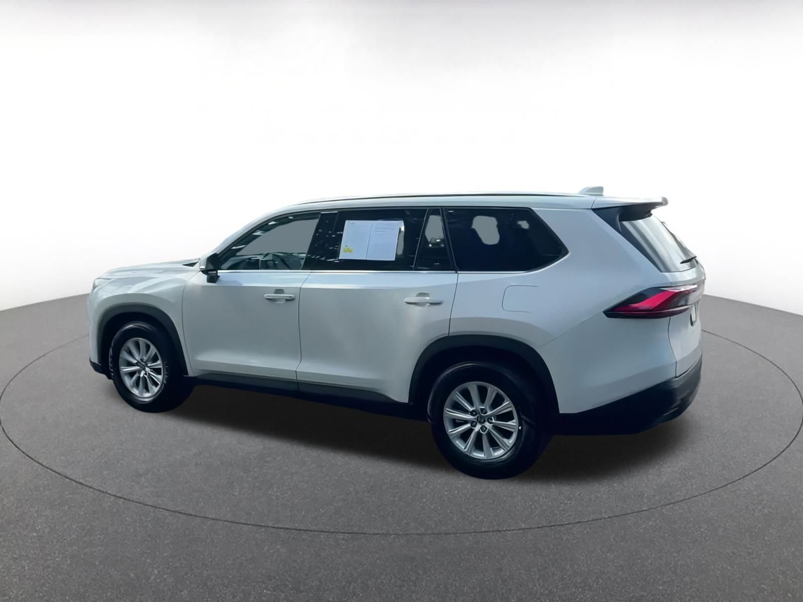Thumbnail: 2024 Toyota Grand Highlander - 16