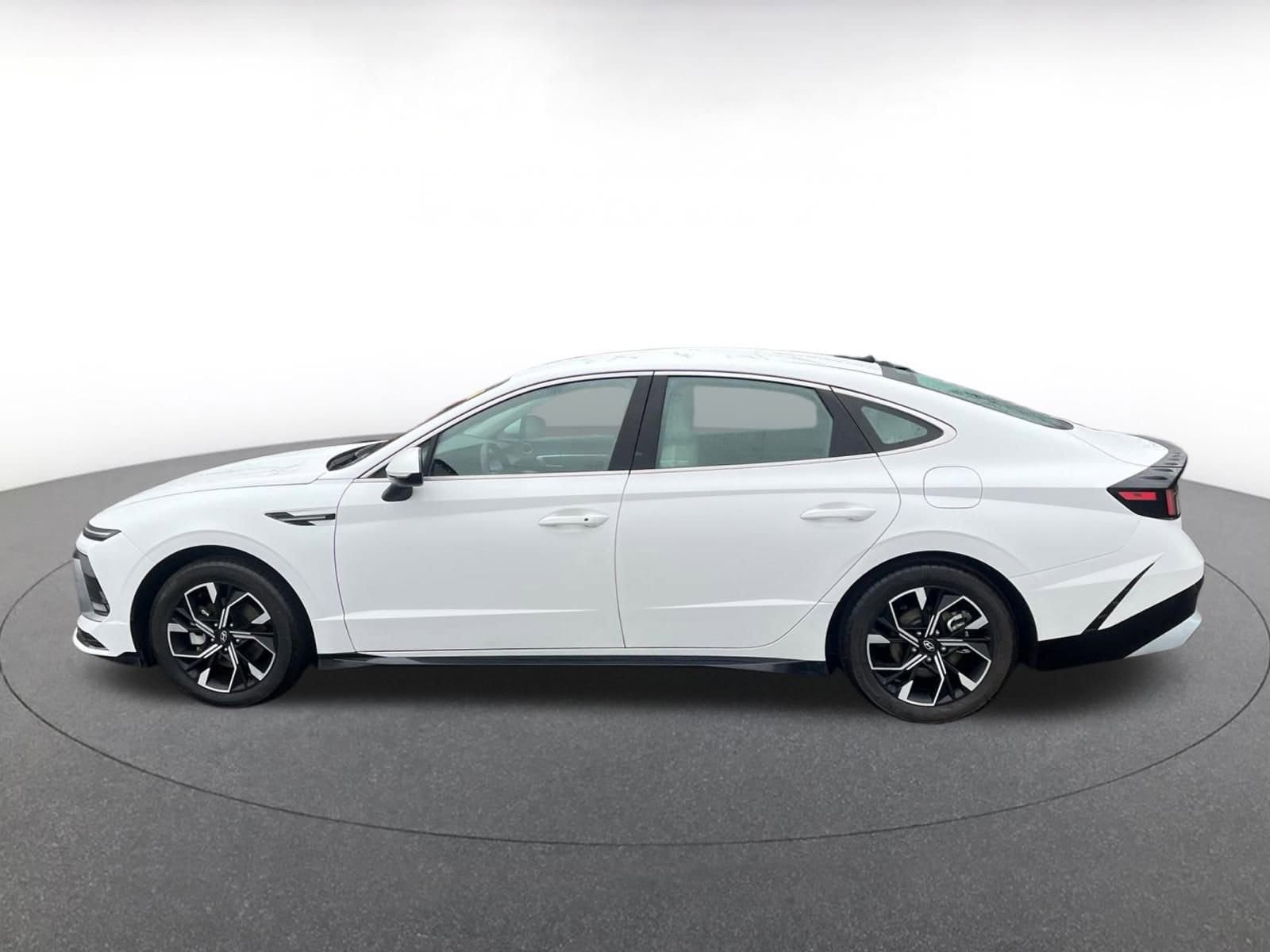 Thumbnail: 2025 Hyundai Sonata - 9