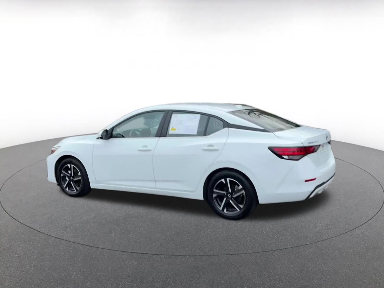 Thumbnail: 2025 Nissan Sentra - 10