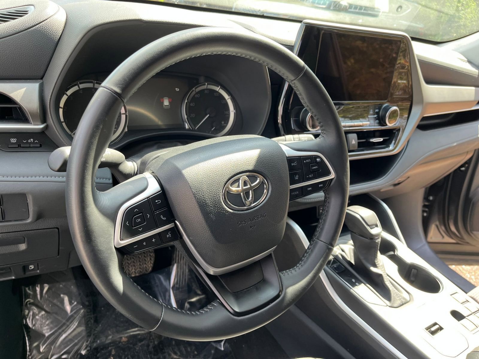 Thumbnail: 2025 Toyota Highlander - 28