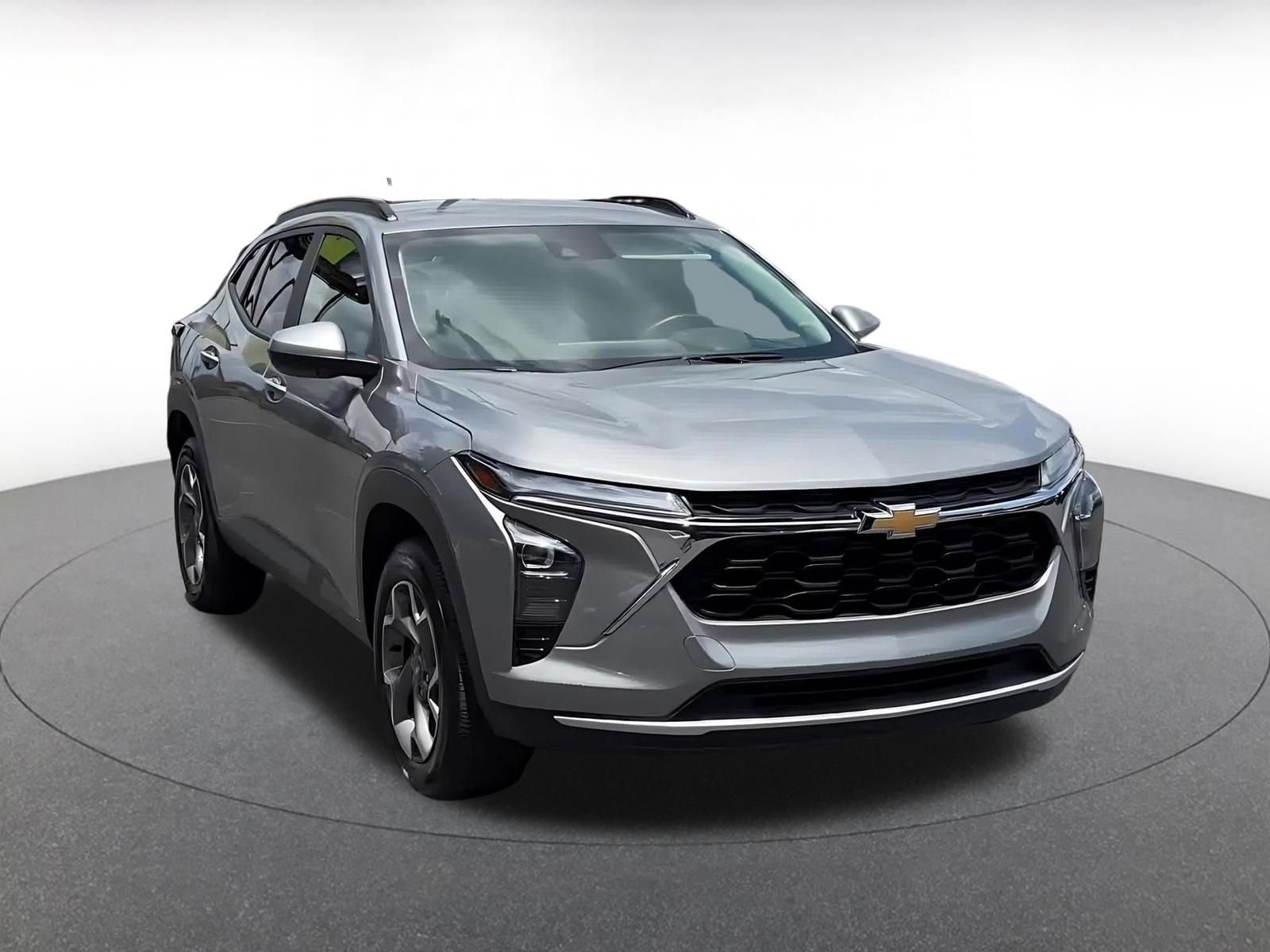 Thumbnail: 2025 Chevrolet Trax - 3