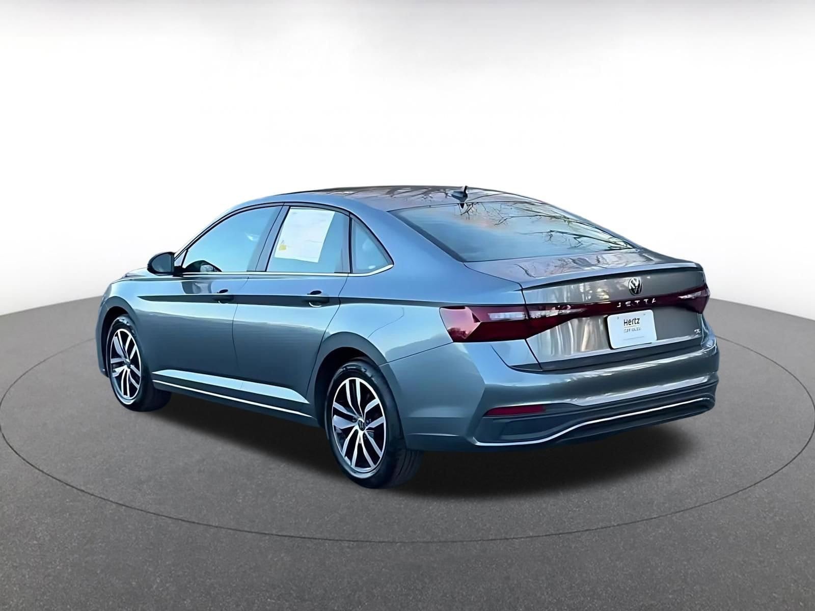 Thumbnail: 2025 Volkswagen Jetta - 3