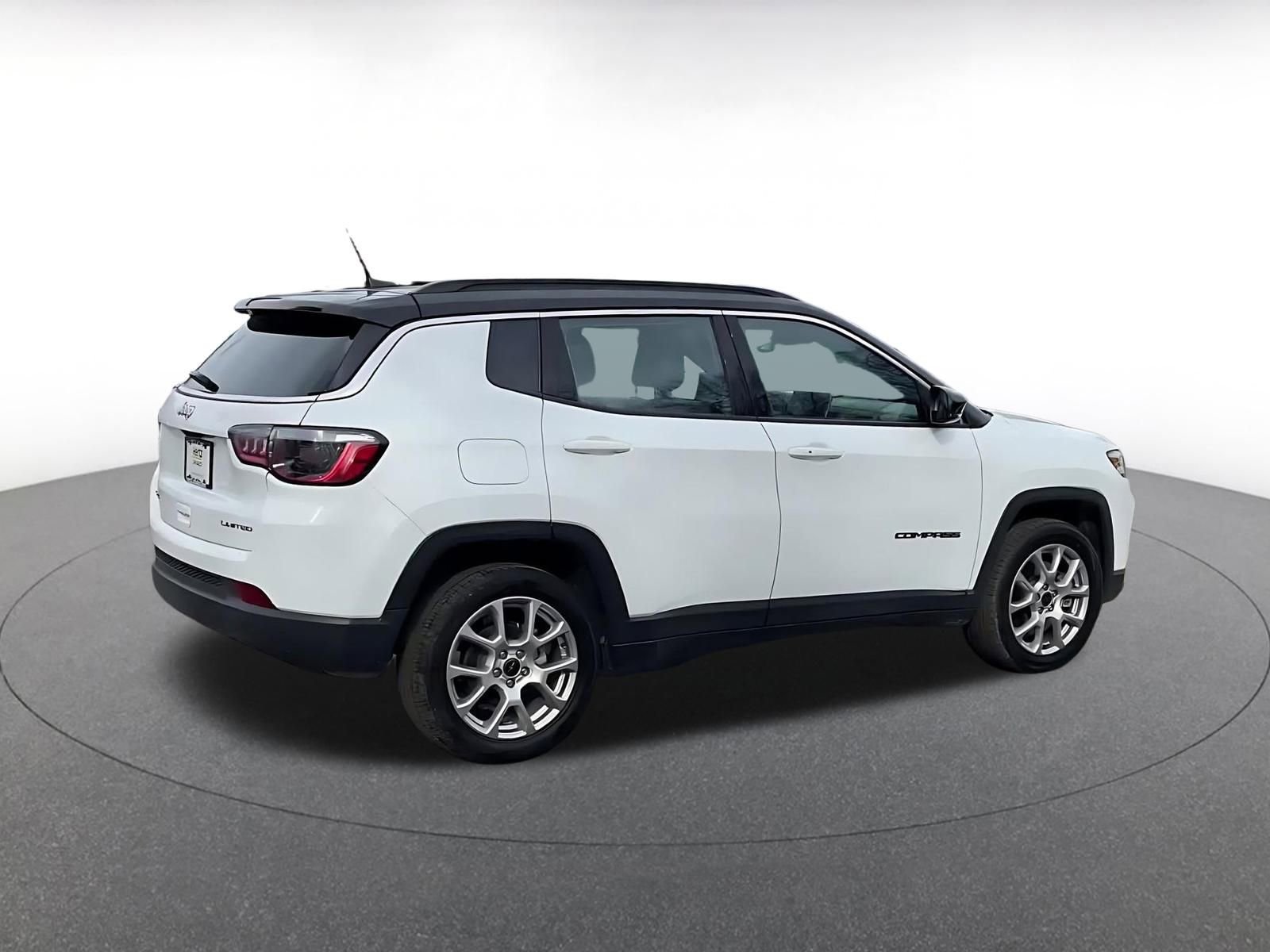 Thumbnail: 2025 Jeep Compass - 16