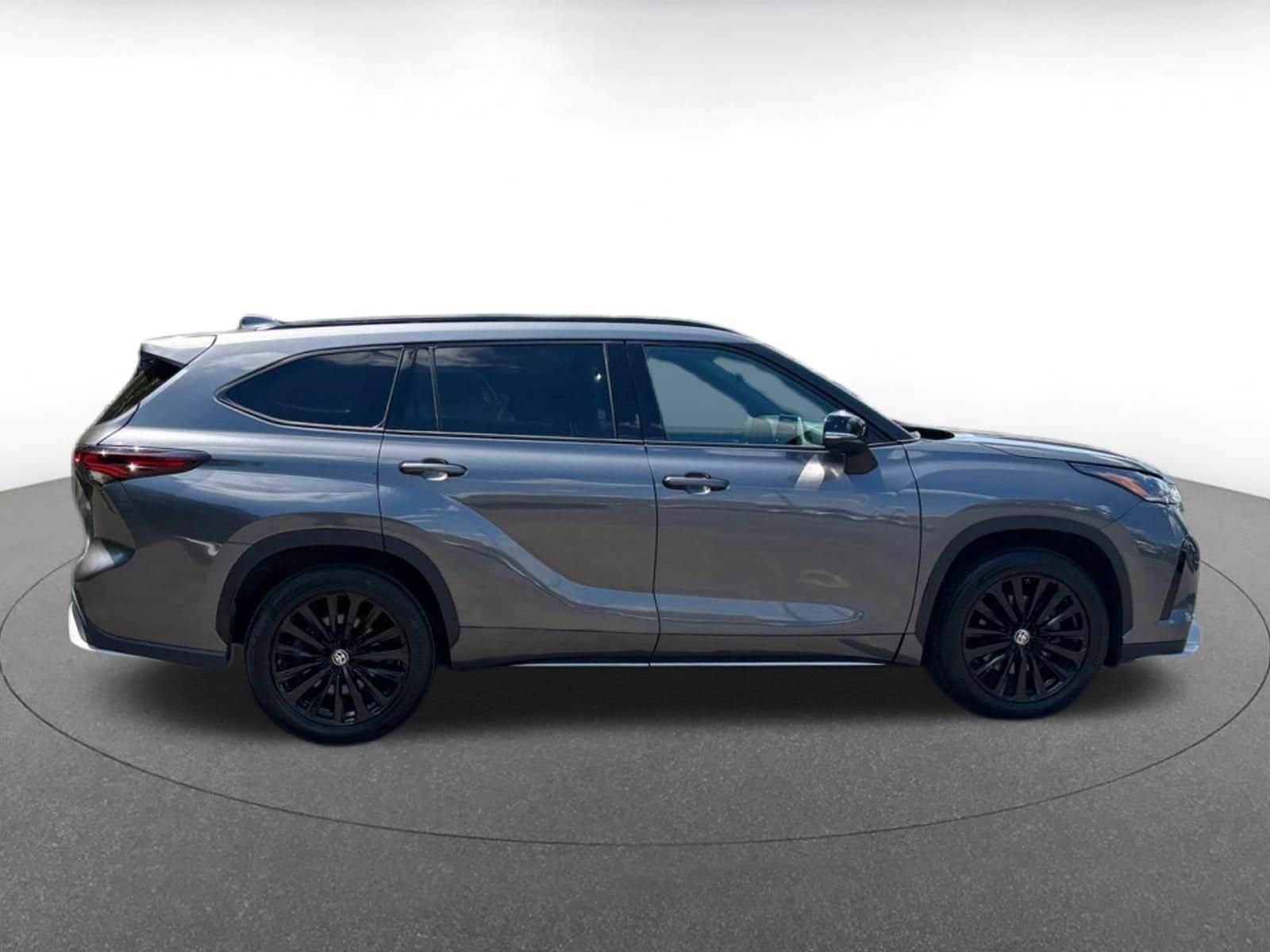 Thumbnail: 2024 Toyota Highlander - 22