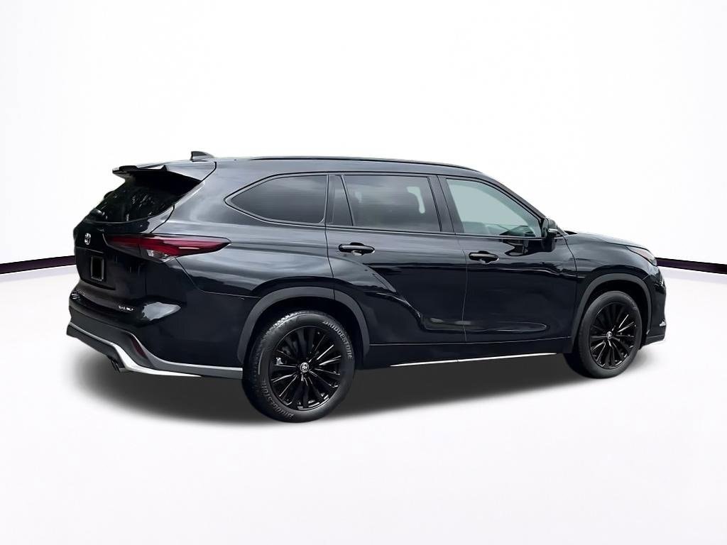 Thumbnail: 2025 Toyota Highlander - 14