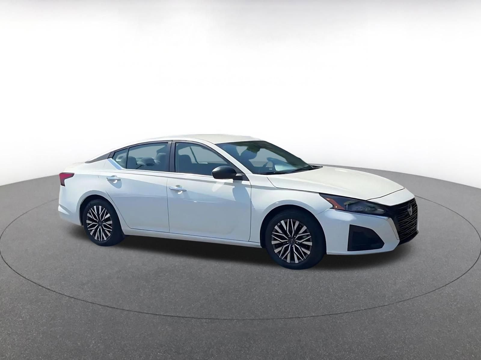 Thumbnail: 2025 Nissan Altima - 2