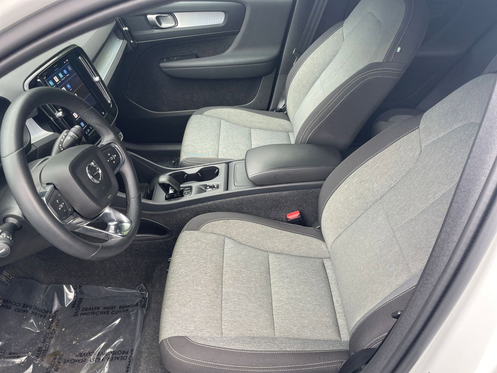 Thumbnail: 2024 Volvo XC40 - 23