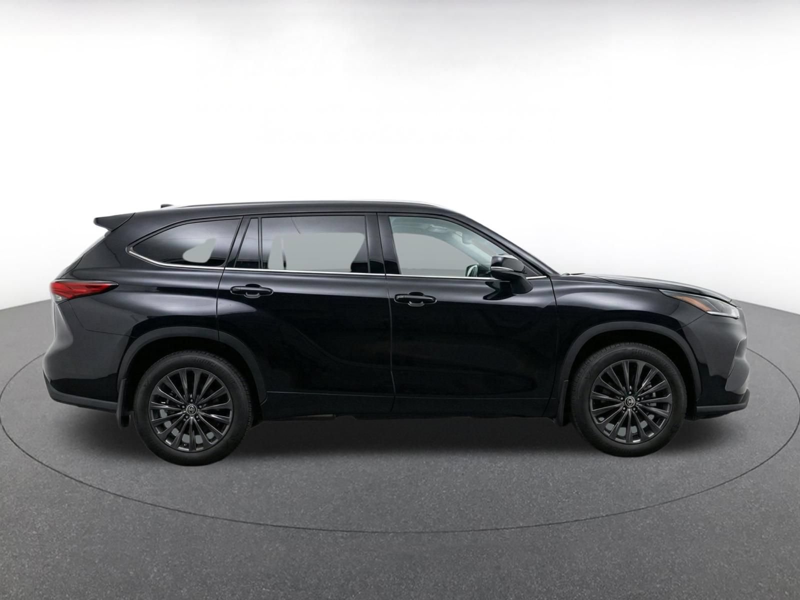 Thumbnail: 2025 Toyota Highlander - 10