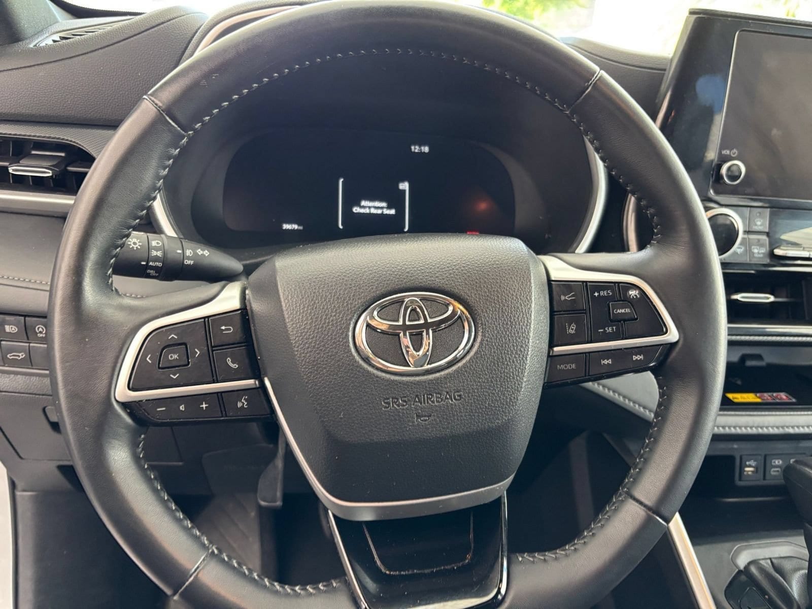 Thumbnail: 2025 Toyota Highlander - 29