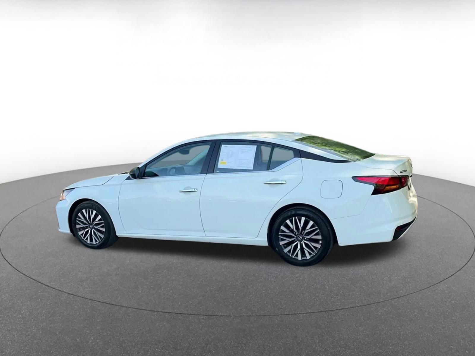 Thumbnail: 2025 Nissan Altima - 10