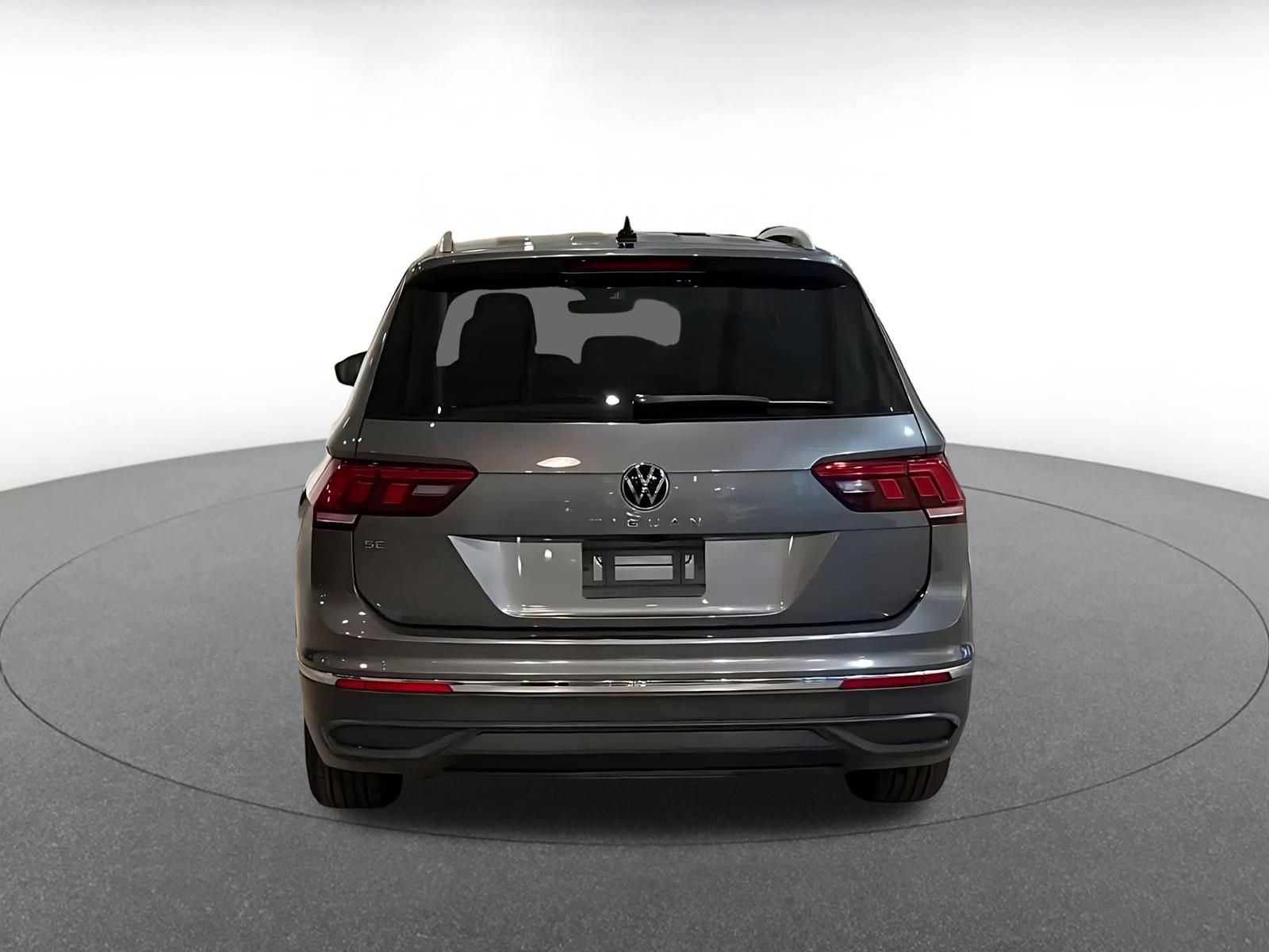 Thumbnail: 2024 Volkswagen Tiguan - 12