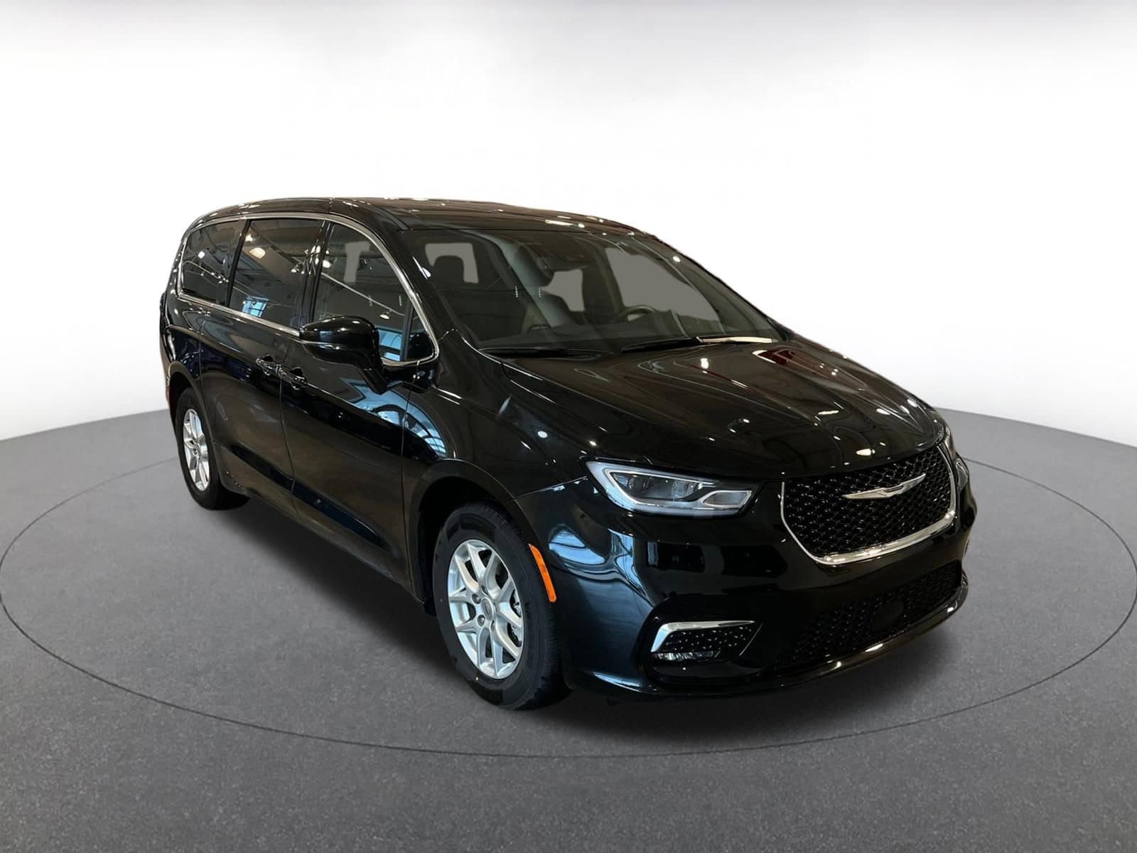 Thumbnail: 2025 Chrysler Pacifica - 1