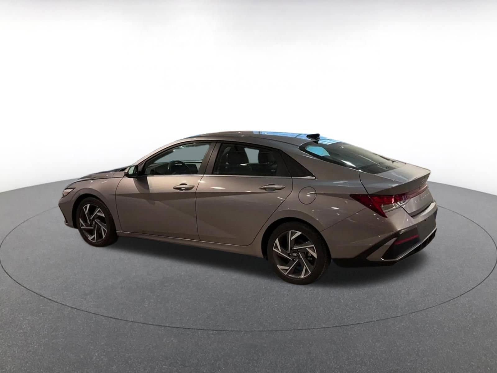 Thumbnail: 2025 Hyundai Elantra - 10