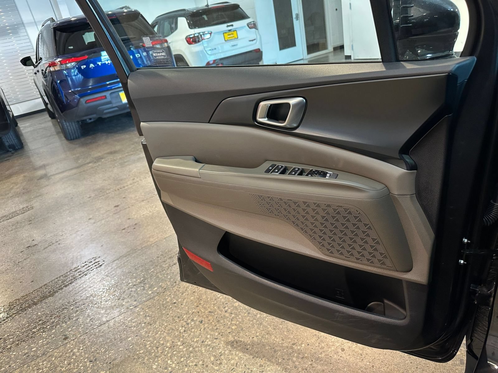 Thumbnail: 2026 Kia Carnival - 18