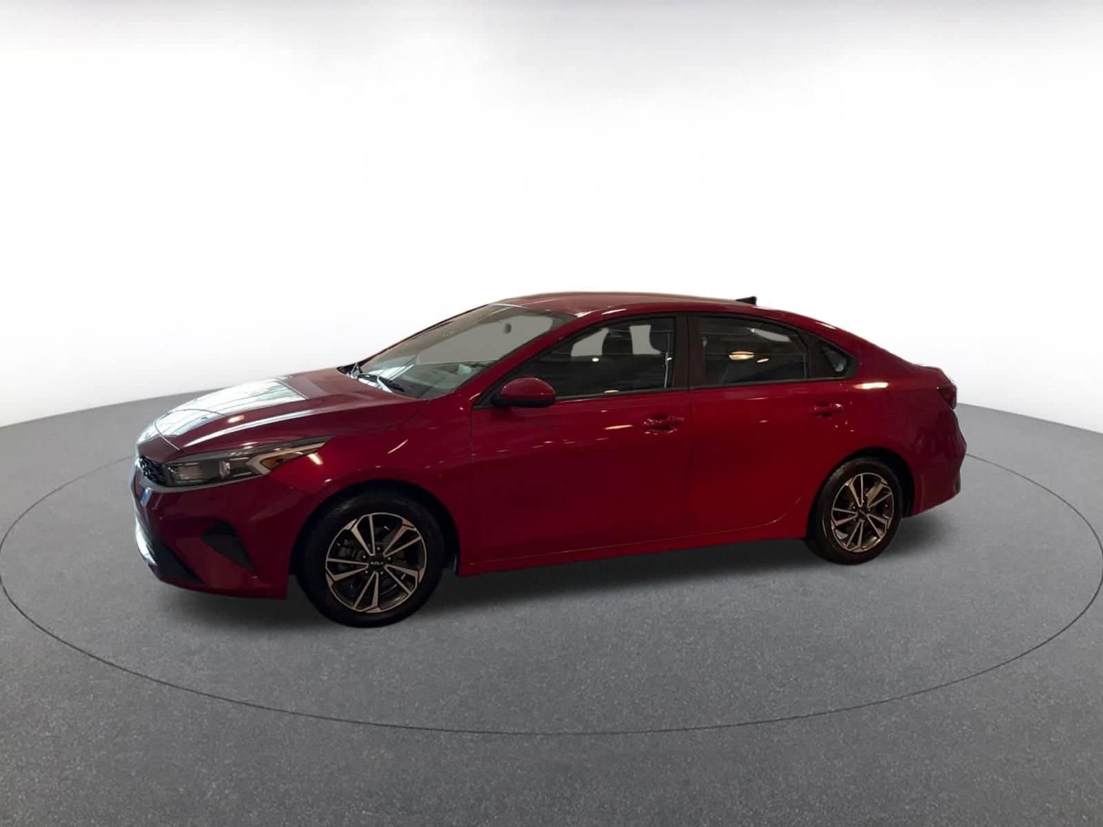 Thumbnail: 2023 Kia Forte - 8