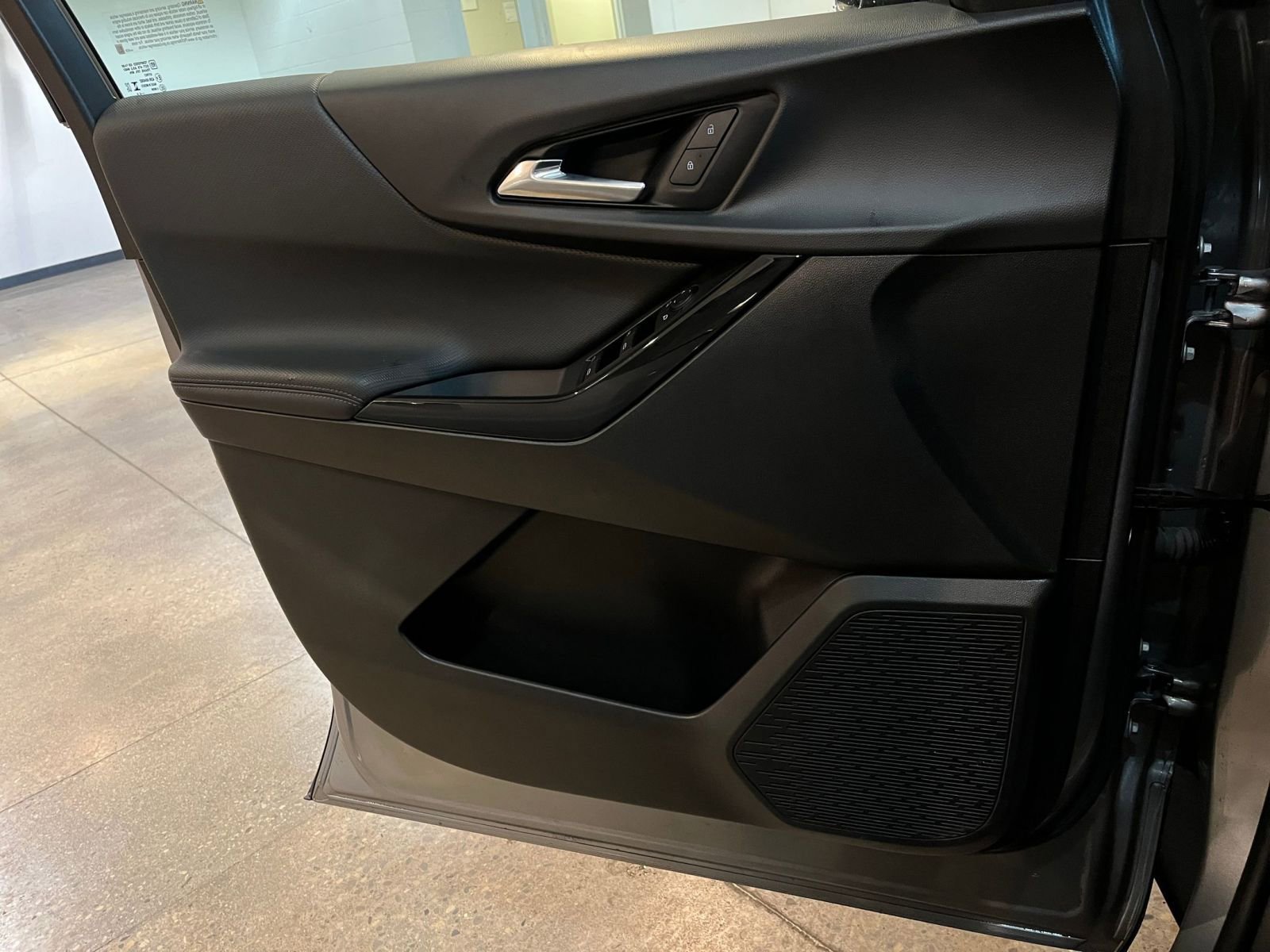 Thumbnail: 2025 Chevrolet Equinox - 18